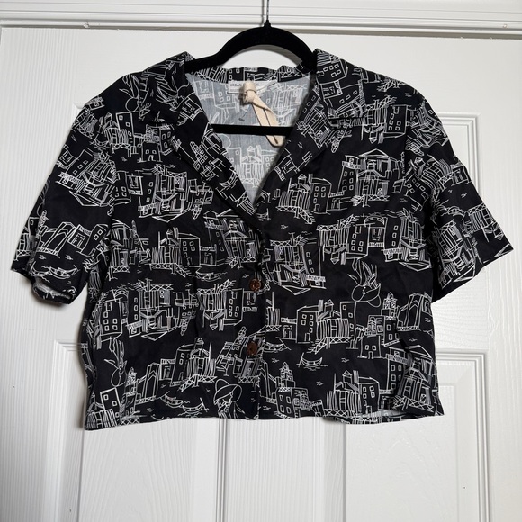Urban Renewal Tops - Black & White City Graphic Button Up Crop Top Vacation Street wear Summer